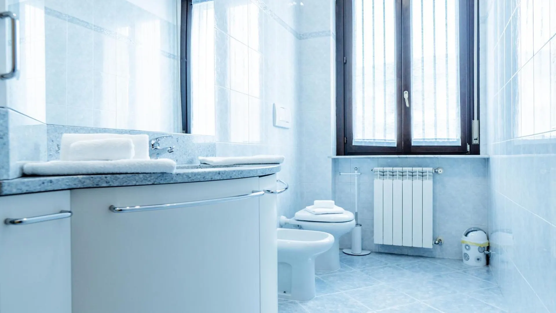 Luxe Apartment Near Milano, Rho Fiera E Mxp Busto Arsizio 0*,
